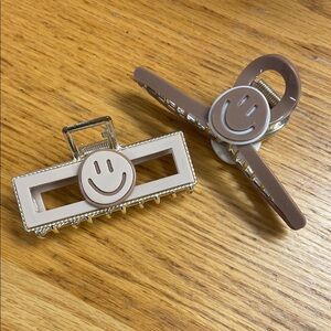 Smiley Face Hair Clips in Beige and Brown